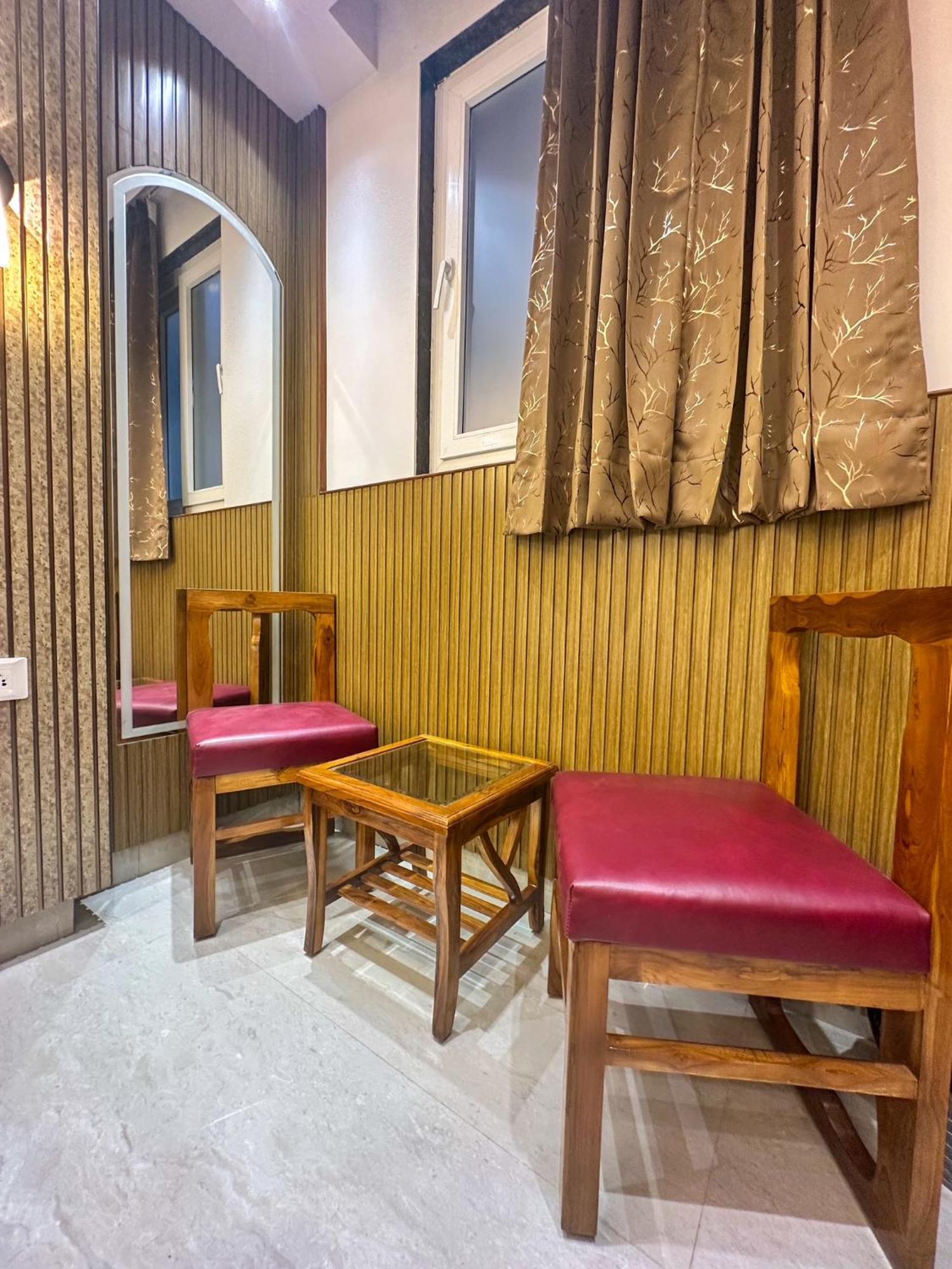 Delhi Delight Premium Panzió Új-Delhi Kültér fotó
