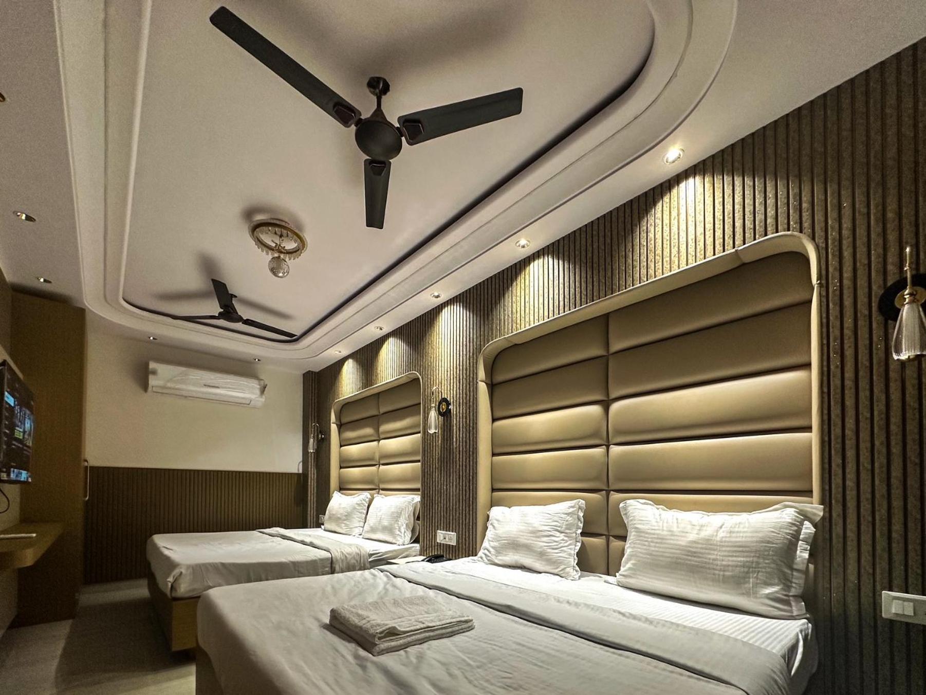Delhi Delight Premium Panzió Új-Delhi Kültér fotó