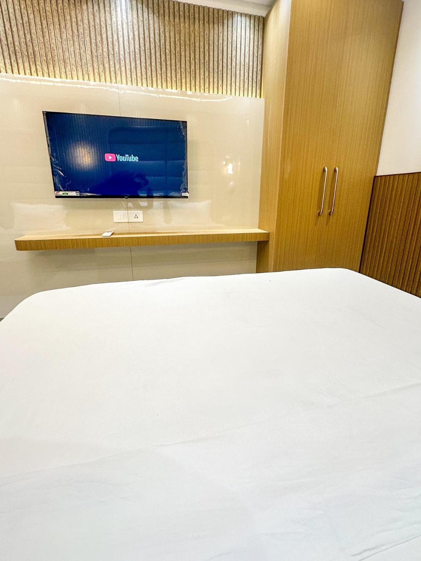 Delhi Delight Premium Panzió Új-Delhi Kültér fotó