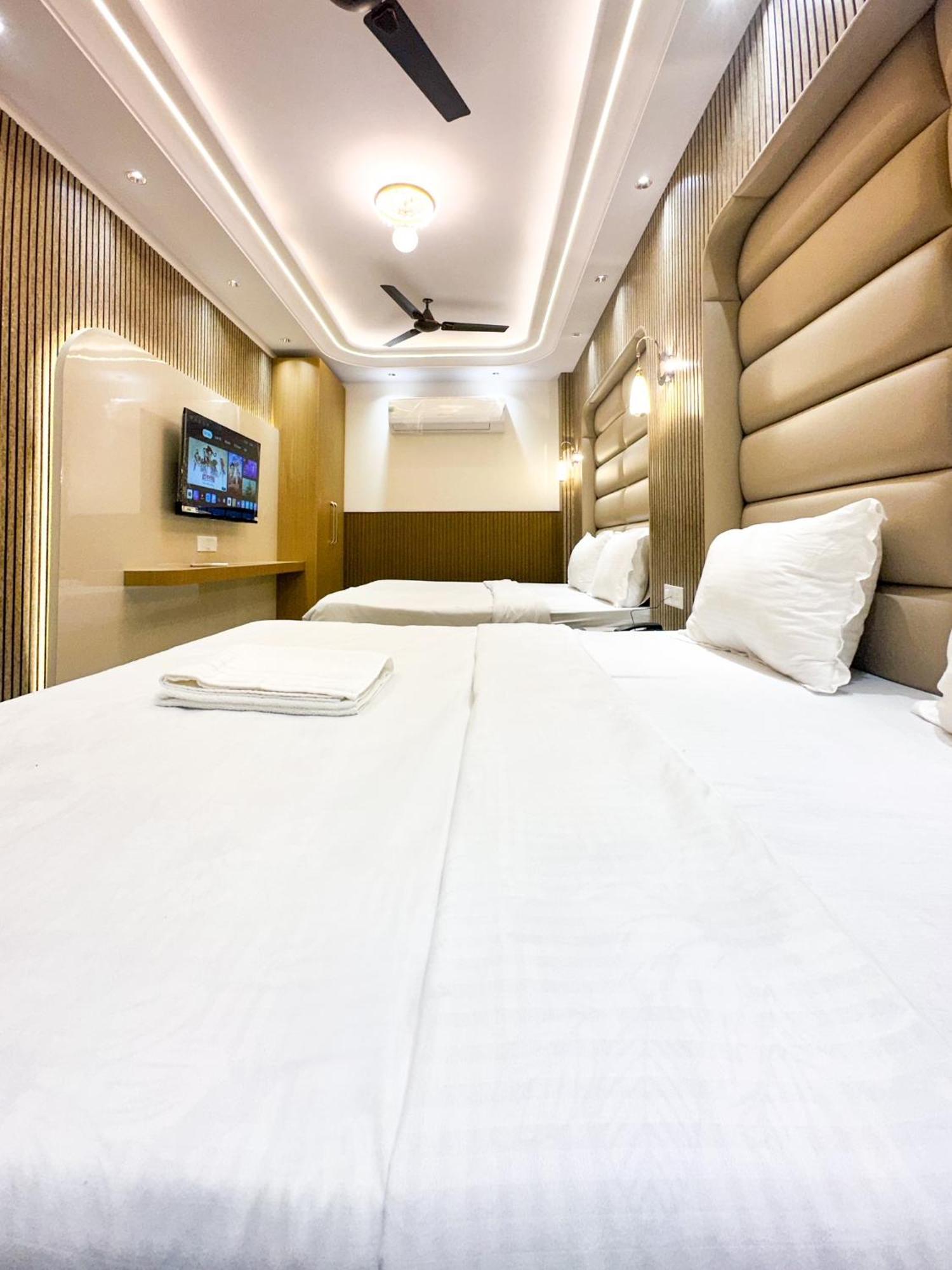 Delhi Delight Premium Panzió Új-Delhi Kültér fotó