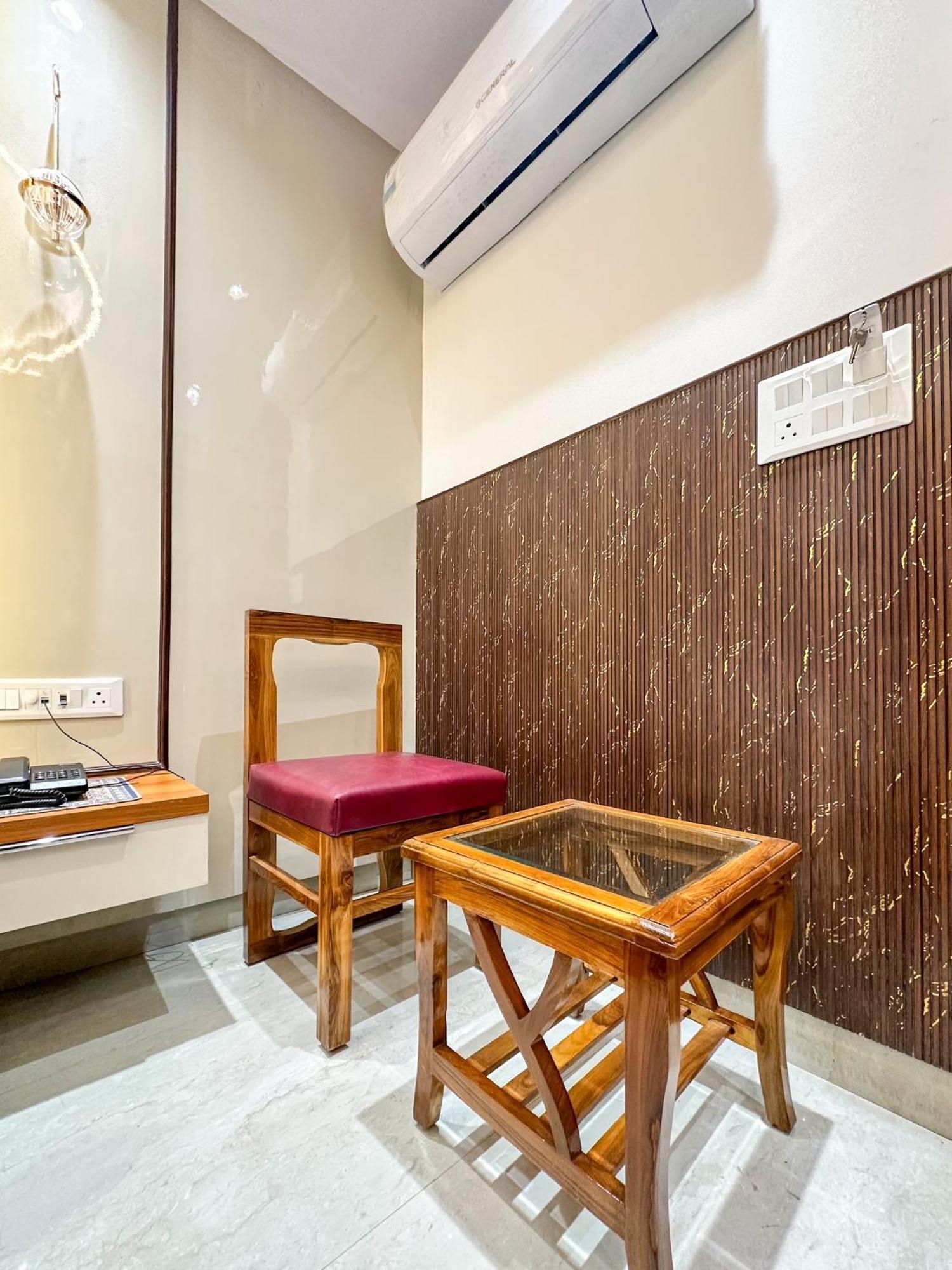 Delhi Delight Premium Panzió Új-Delhi Kültér fotó
