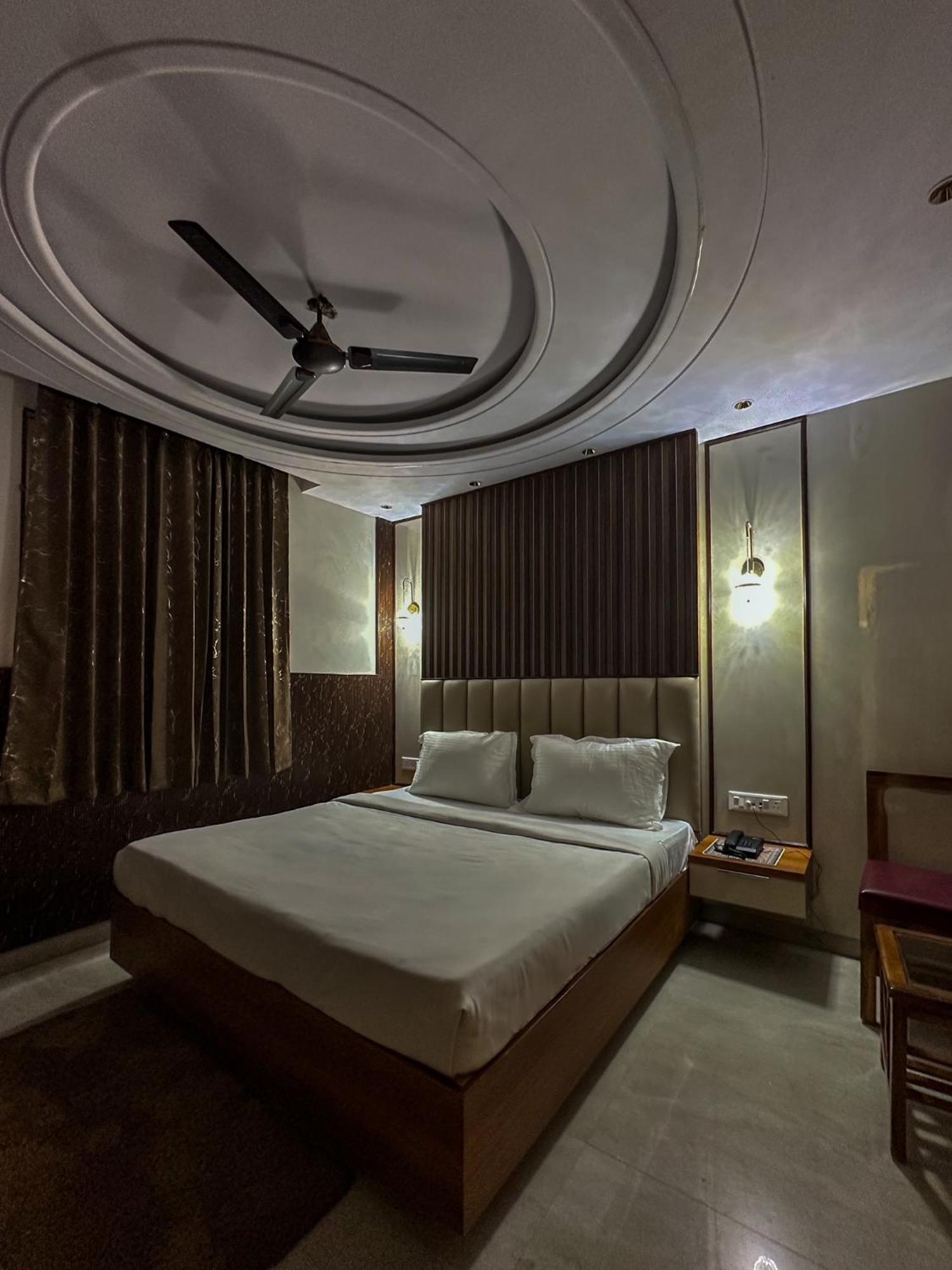 Delhi Delight Premium Panzió Új-Delhi Kültér fotó
