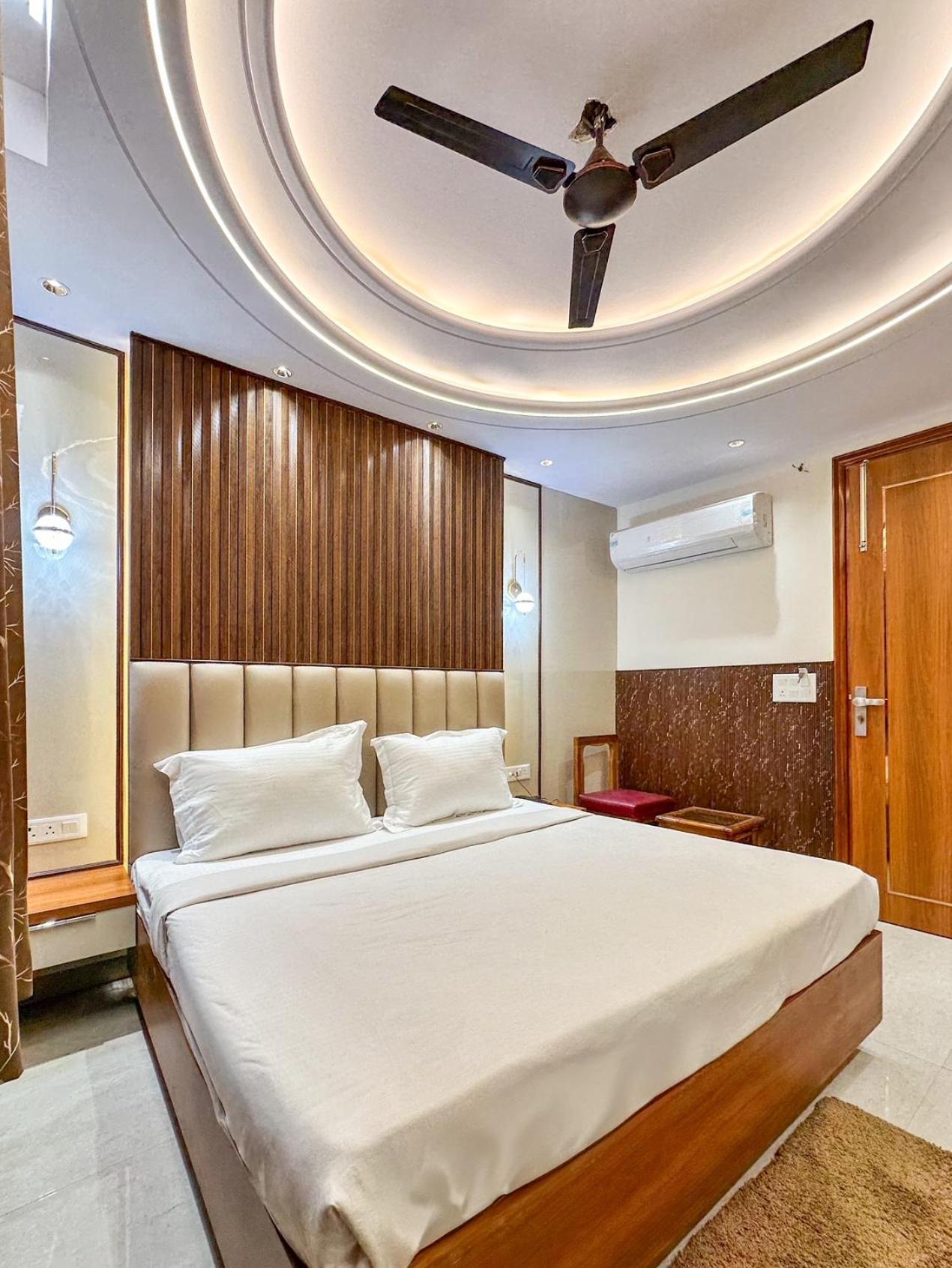 Delhi Delight Premium Panzió Új-Delhi Kültér fotó