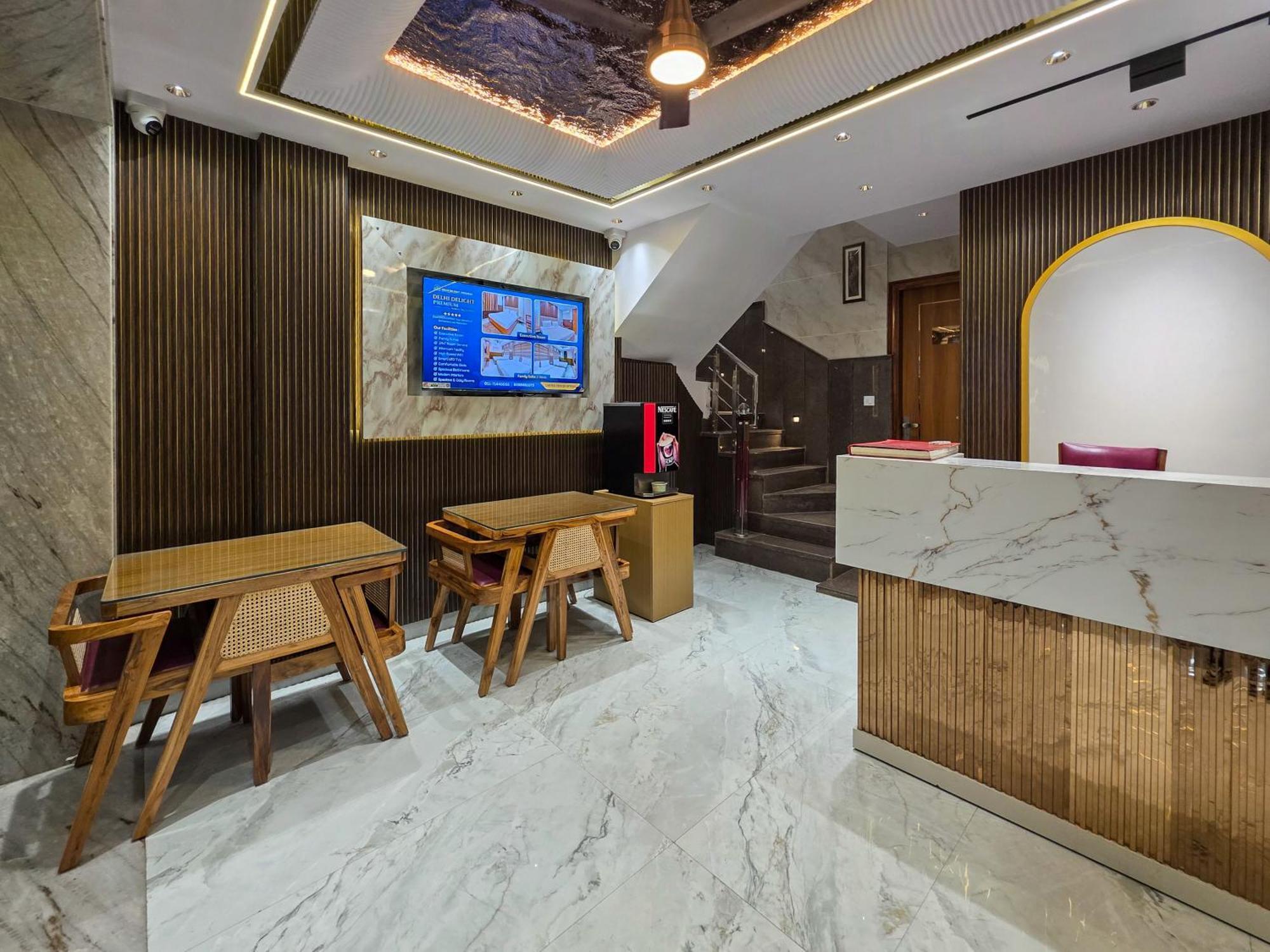 Delhi Delight Premium Panzió Új-Delhi Kültér fotó
