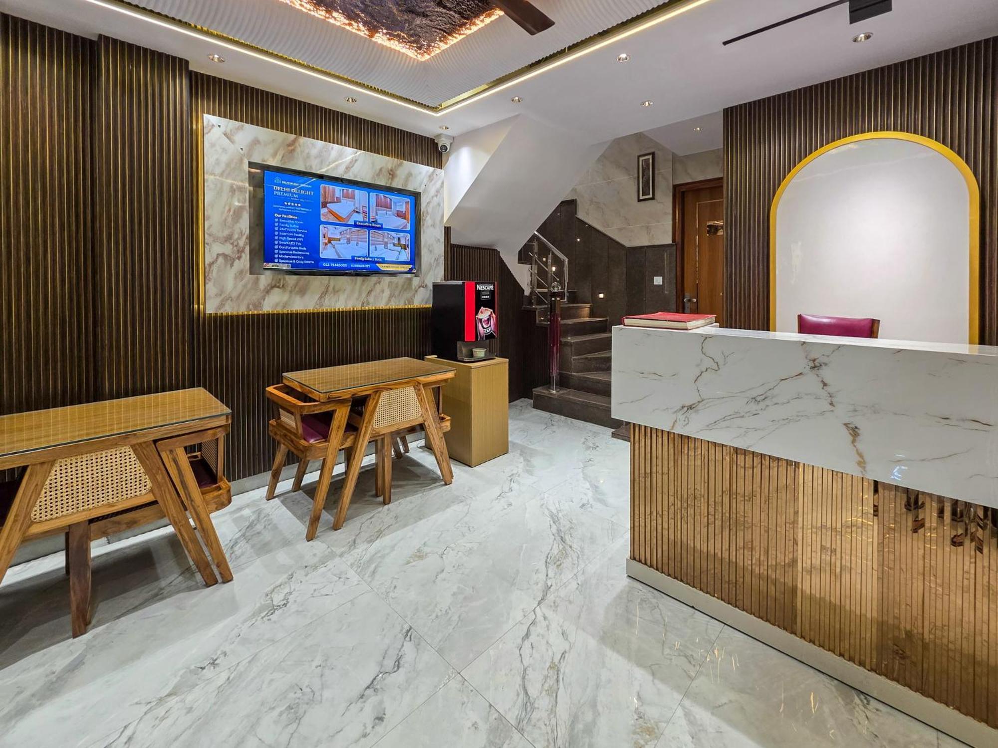 Delhi Delight Premium Panzió Új-Delhi Kültér fotó