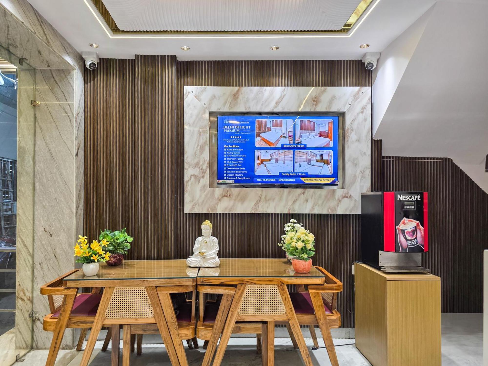 Delhi Delight Premium Panzió Új-Delhi Kültér fotó