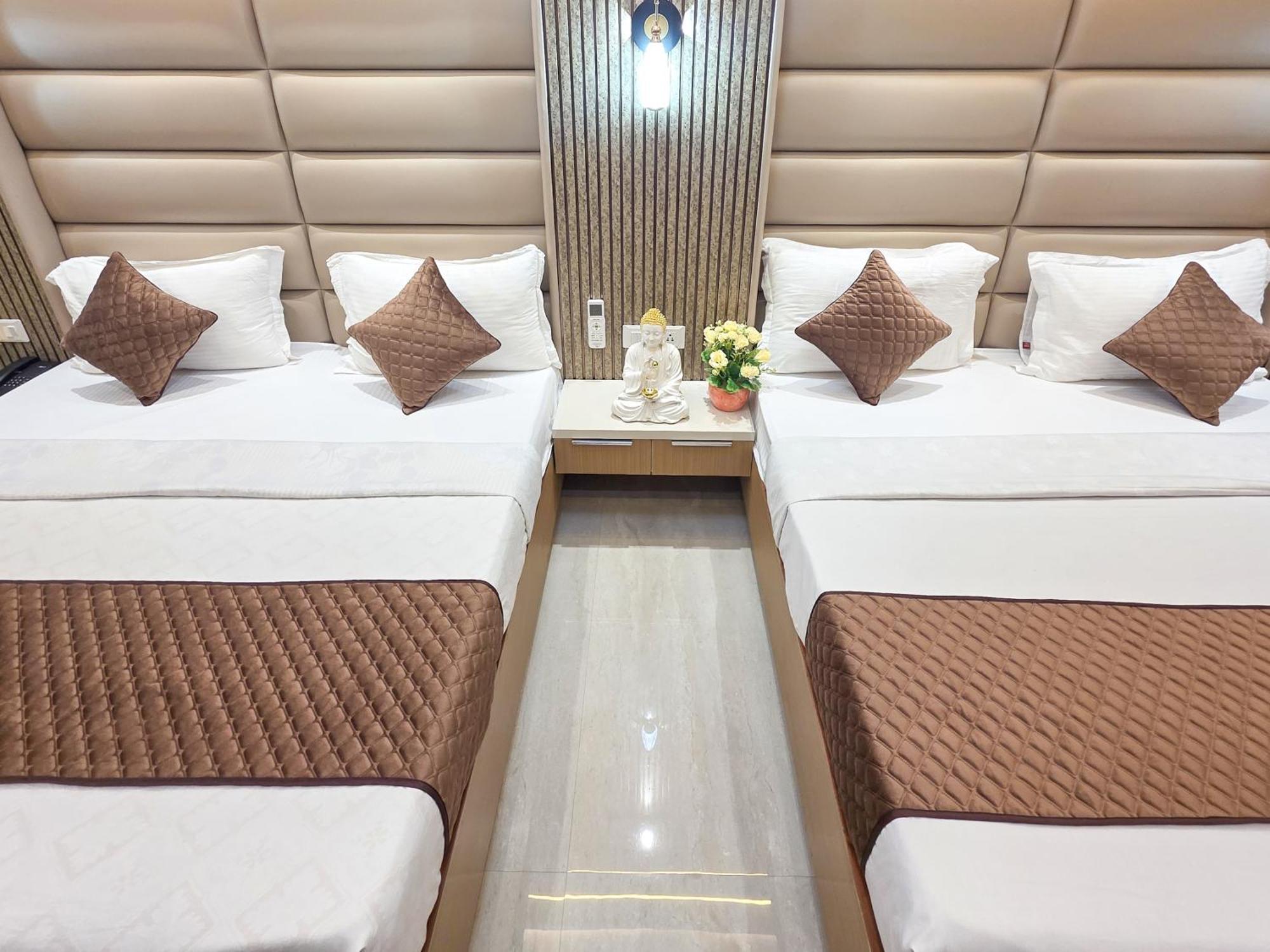 Delhi Delight Premium Panzió Új-Delhi Kültér fotó