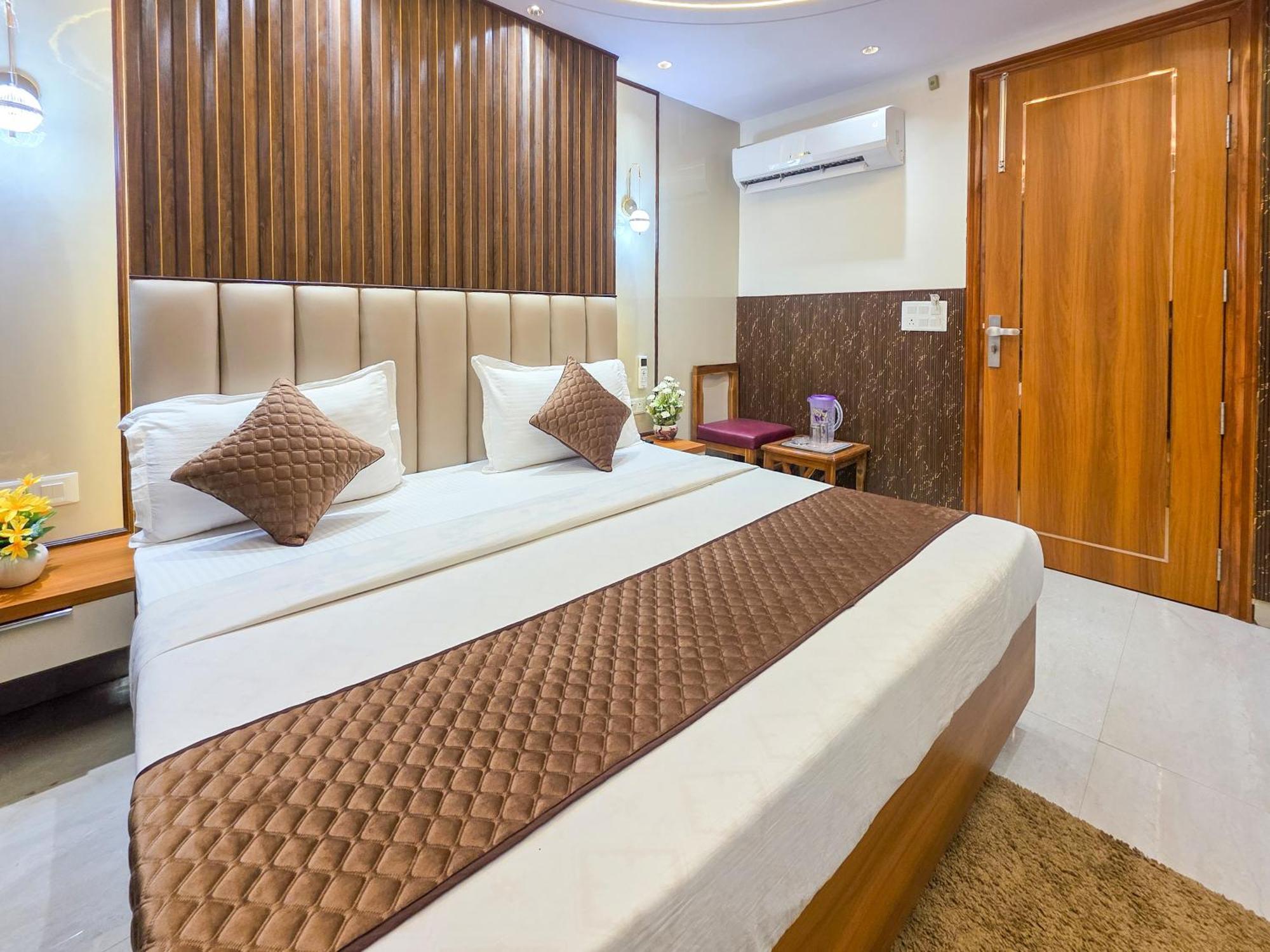 Delhi Delight Premium Panzió Új-Delhi Kültér fotó